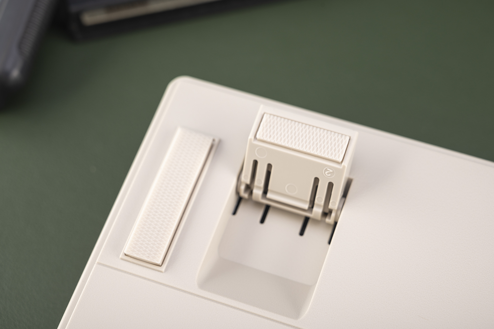 ikbc机械键盘w210女妖,勇于做减法