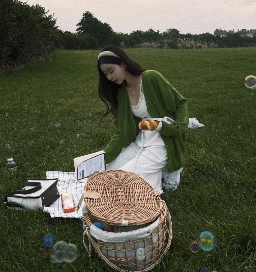 秋季米白色全部颜色搭配,米白色搭配什么颜色俏皮可爱