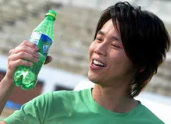 绿瓶雪碧在20年以后值不值钱,绿瓶雪碧绝版有收藏价值吗