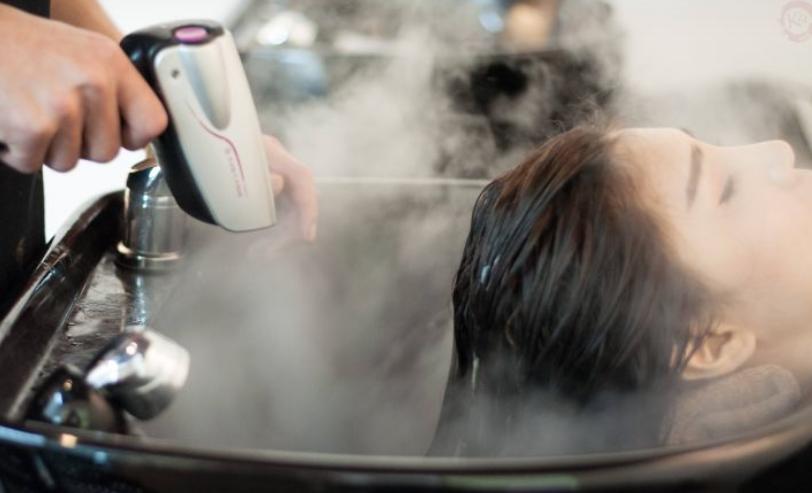 保养头发的方法梳头,保养头发的方法烫发