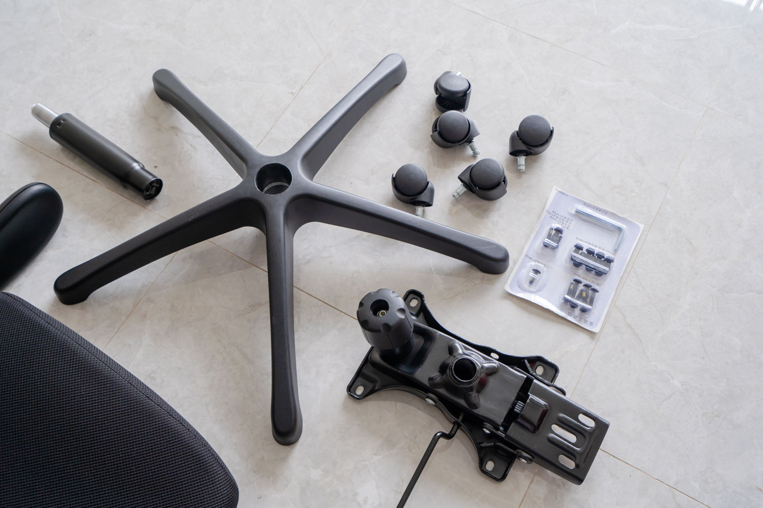 永艺入门级人体工学椅横评,永艺双背联动人体工学椅评测