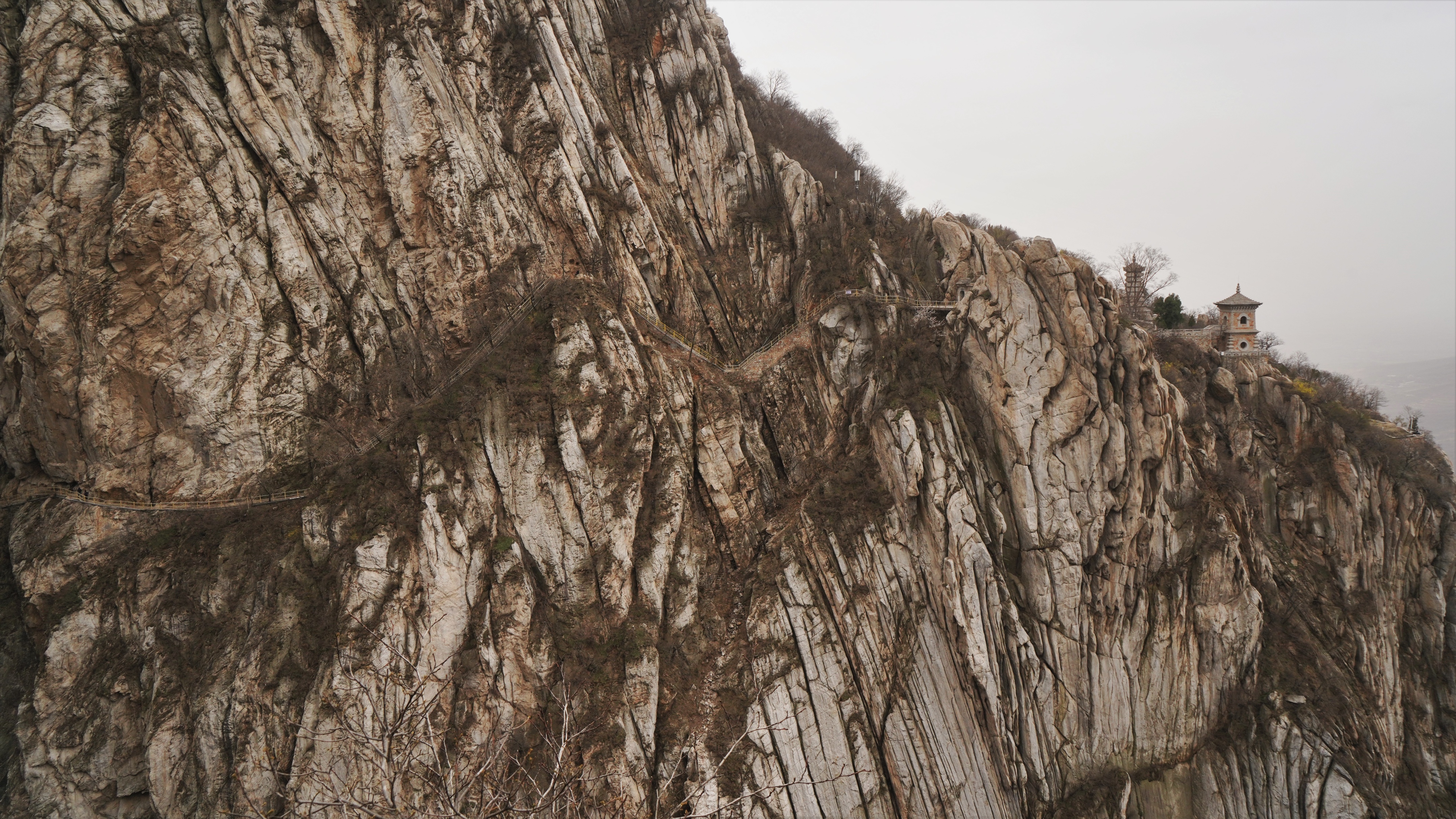 嵩山少林寺几级景区,中岳嵩山和少林寺是一个景区吗