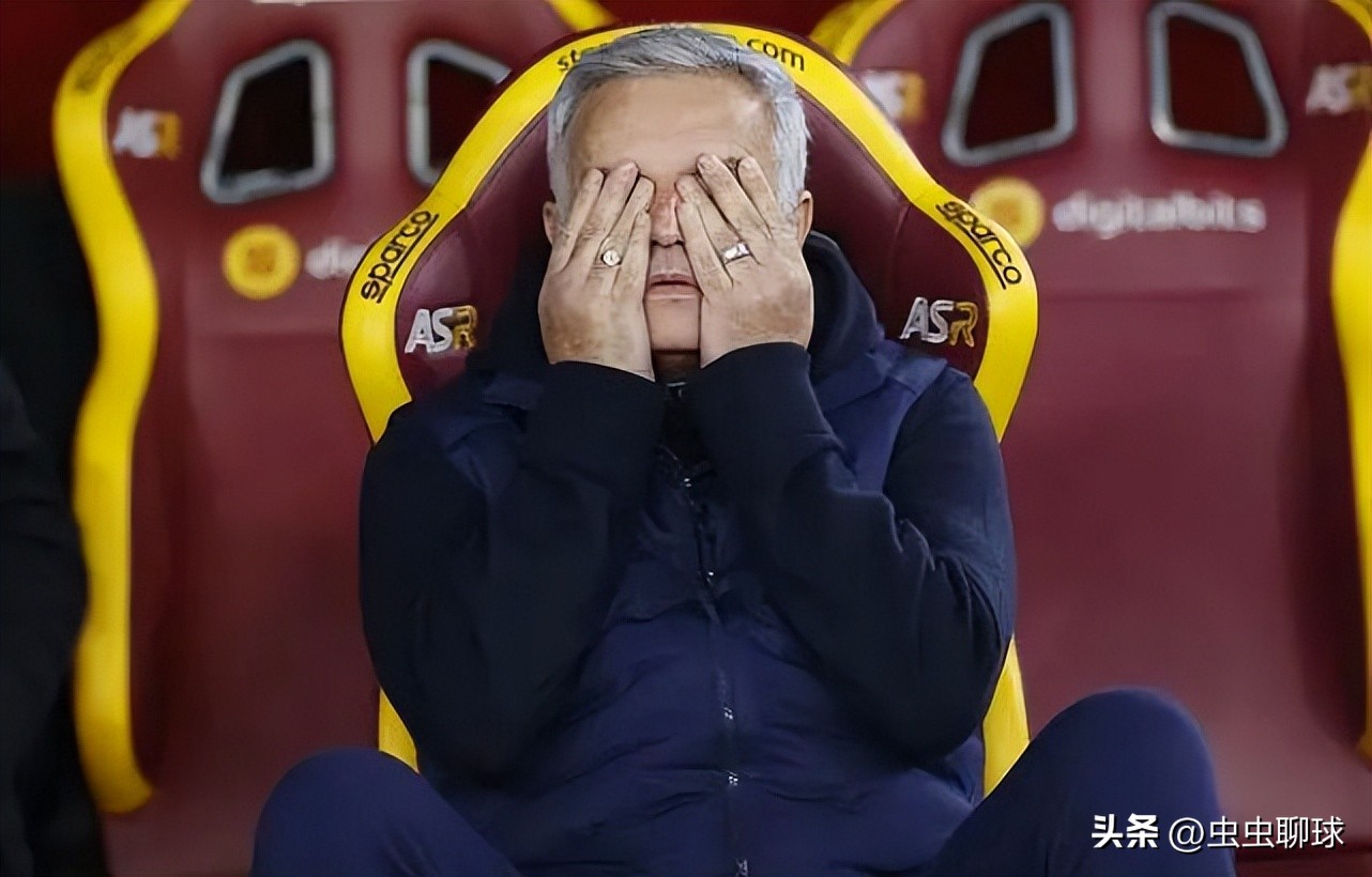 欧联杯罗马0-1！中国女足1-4曼联2-2巴萨2中柱穆里尼奥笑了