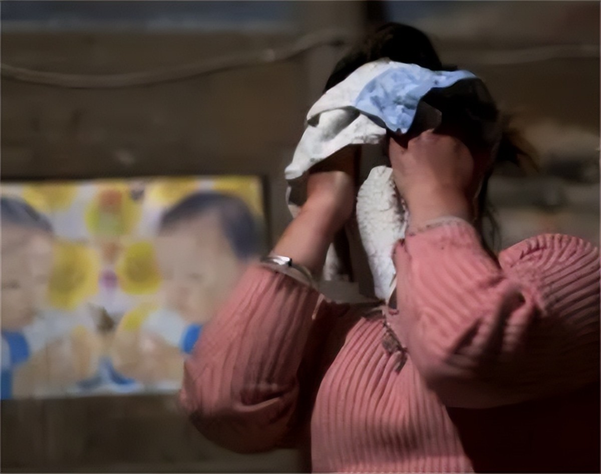 揭秘“双性人”真实生活！上身女人下身男人，为避险独居深山40年