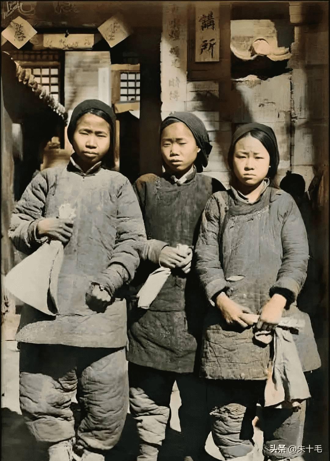 日军日记：*安妇慰**不服从管教，我很愤怒，用*刀刺**插入她的*体下**