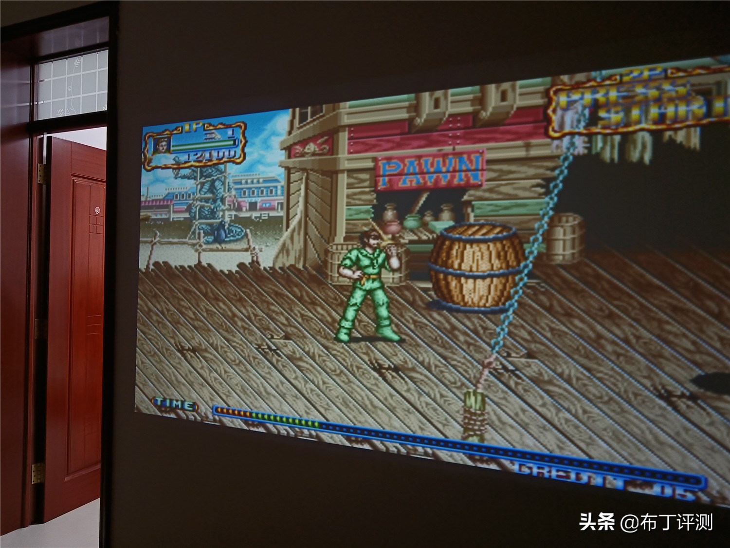 买大屏电视机还是买智能投影,投影机和液晶电视哪个比较实用