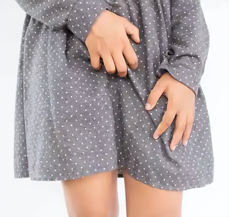 女性阴道有白色泡沫排出来，是咋回事？暗示了什么？医生给出答案