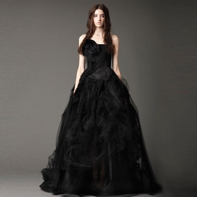 王薇薇个人资料身价,王薇薇身价40亿还保持少女身材