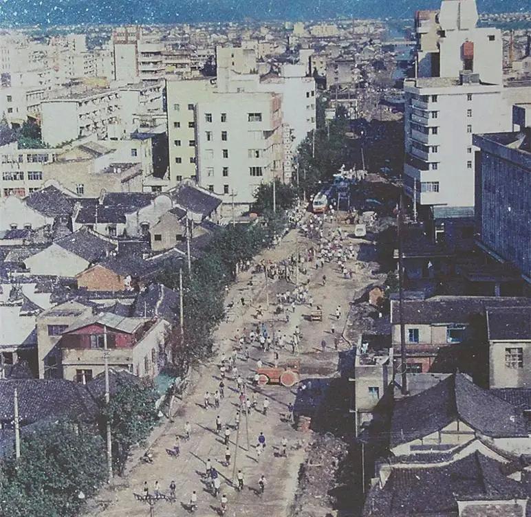 日军日记：*安妇慰**不服从管教，我很愤怒，用*刀刺**插入她的*体下**,2