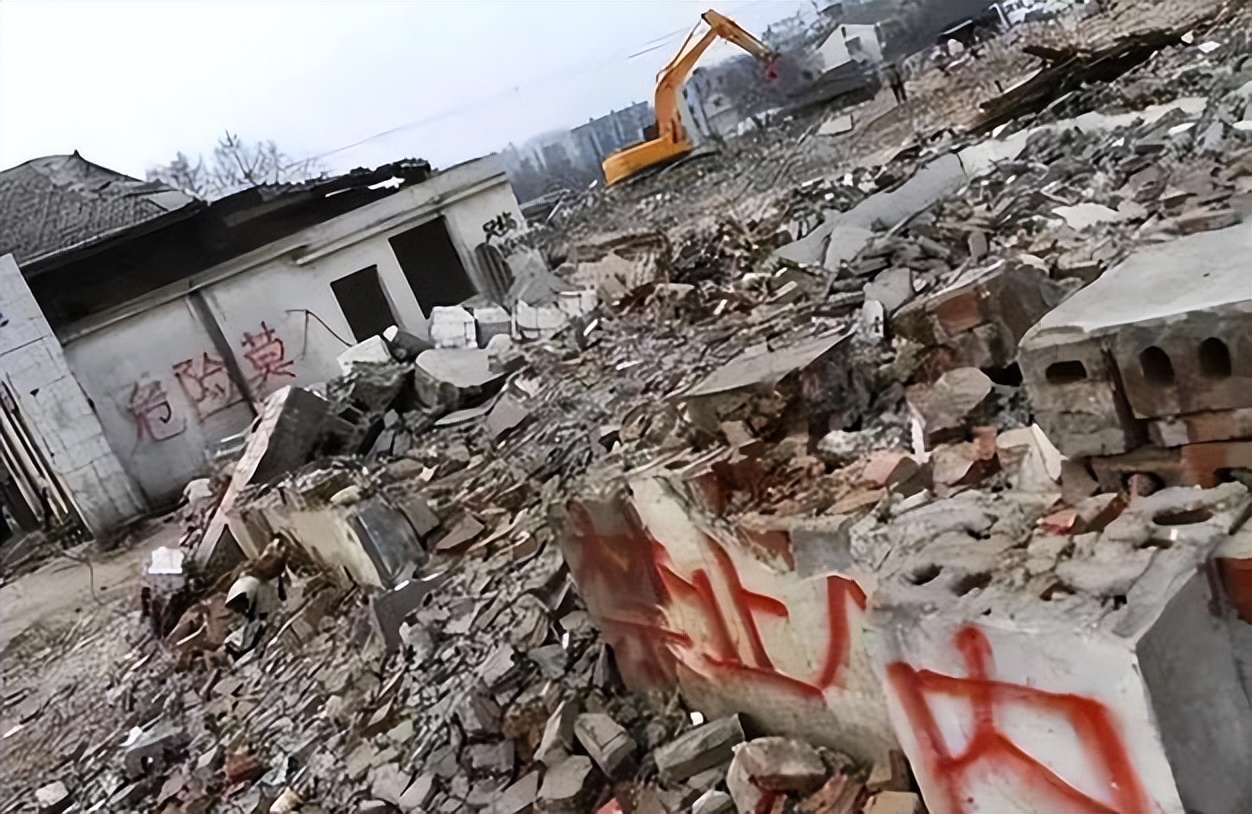 最牛钉子户能拆迁吗,全国最牛钉子户是怎么不拆