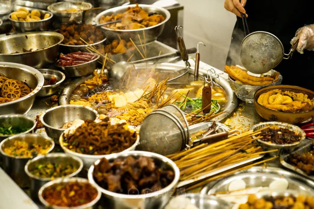 辣到落泪也舍不得停嘴的宝藏城市，不是长沙成都重庆