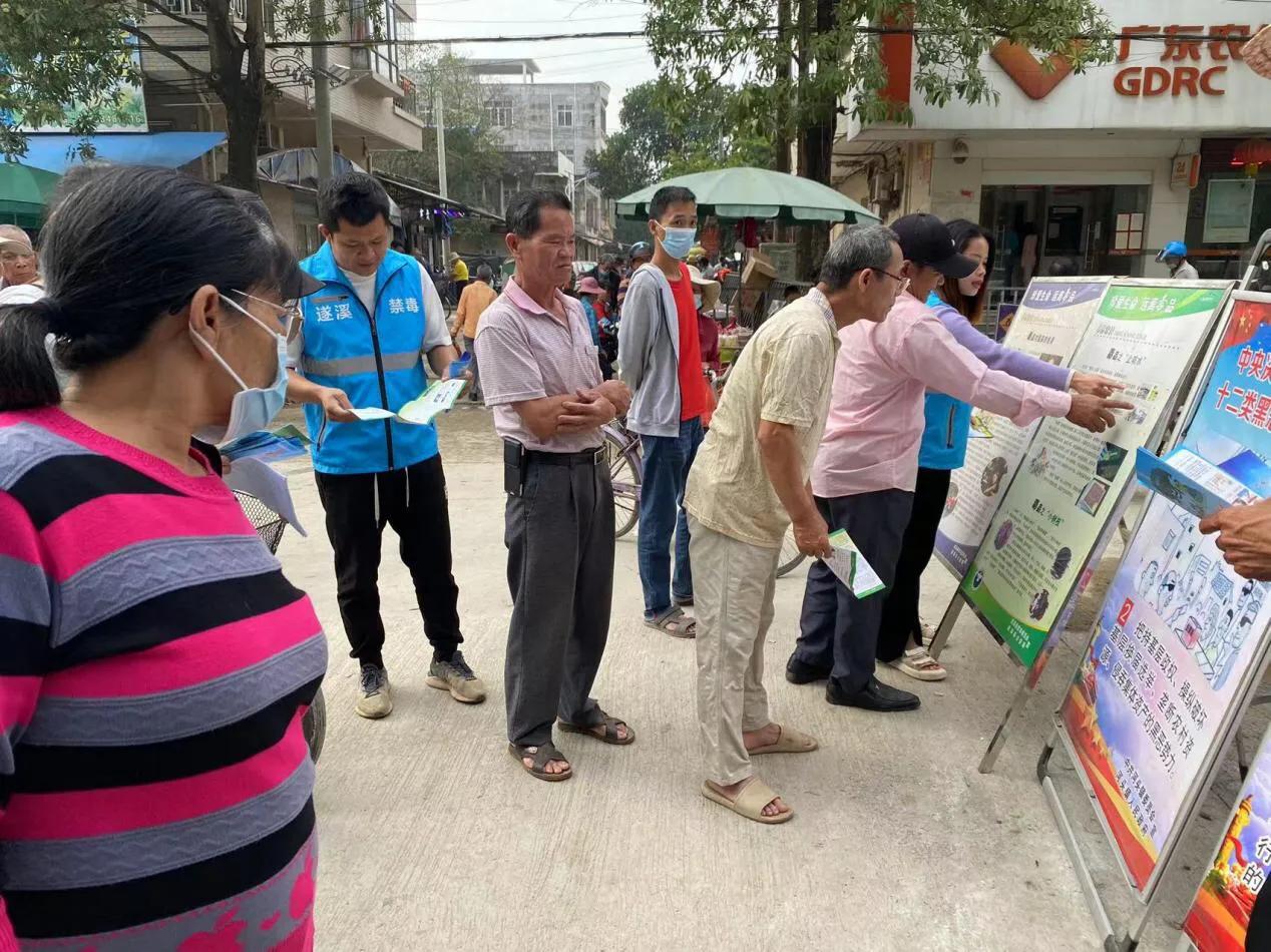 肖金镇开展禁毒宣传进集市活动,禁毒宣传进商铺宣传活动