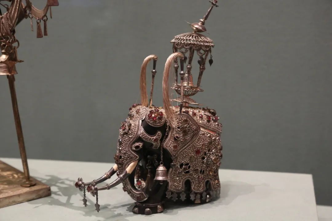 命运原来是水乳：毛主席收过的这些“礼品”