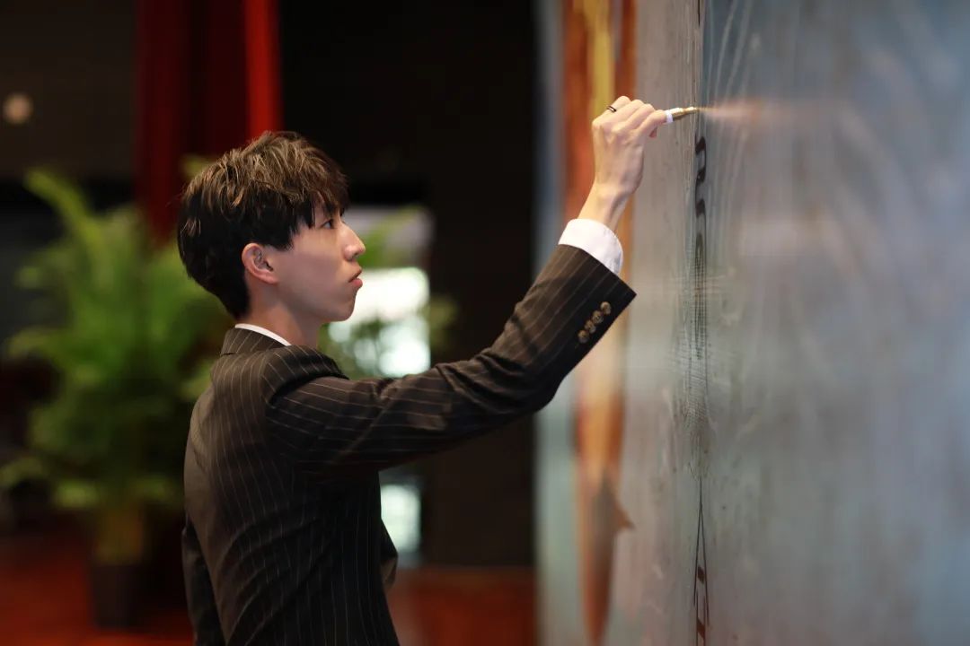 疫情下的这群国际学校学生：没有emo拒绝躺平