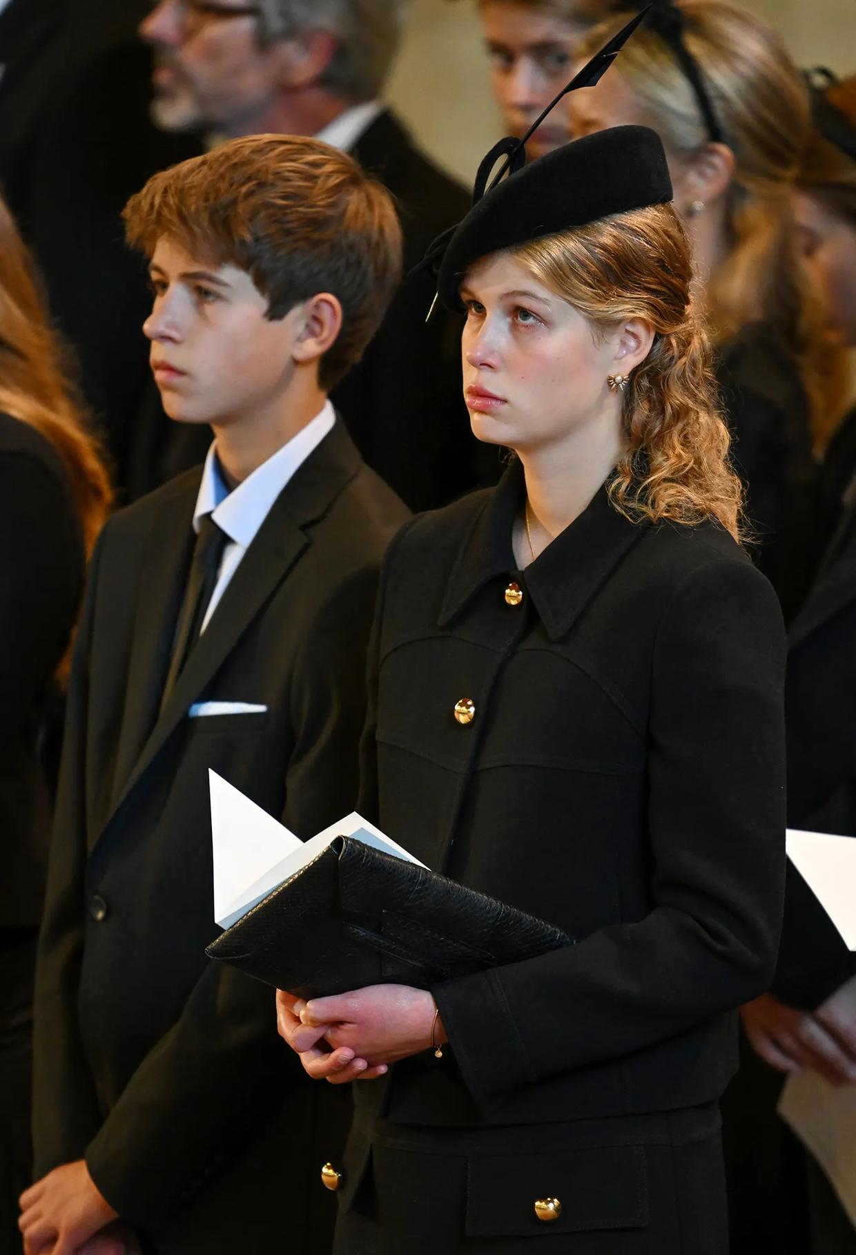 英国皇室公主夏洛特公主近照,英国王室夏洛特公主是谁的孩子