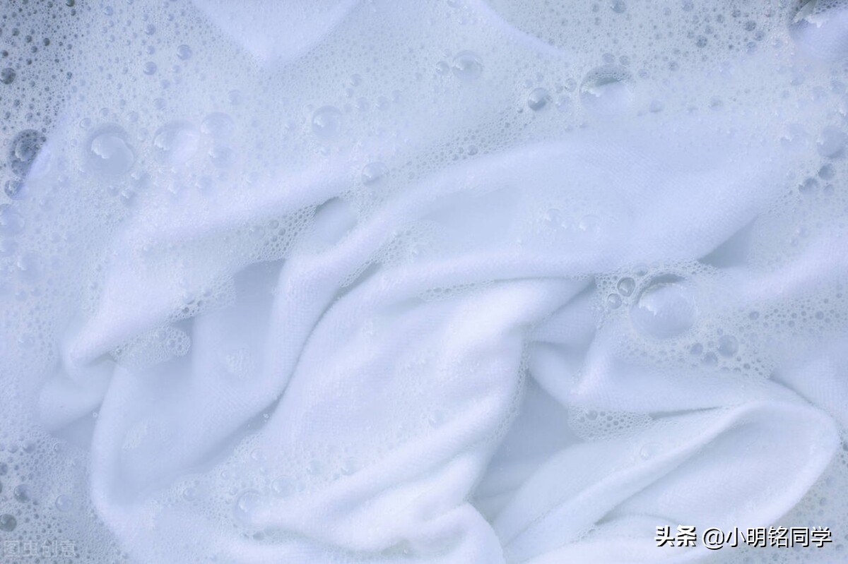 买了新衣服上面这个吊牌千万别扔,买了新衣服吊牌去不去