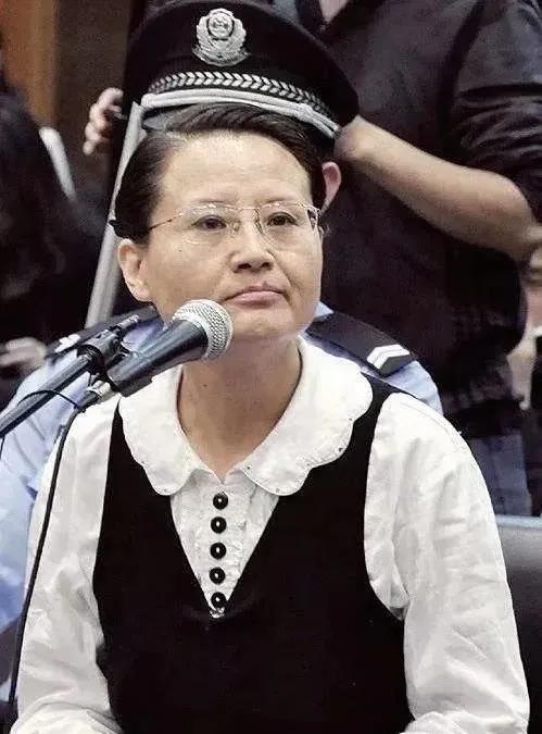 律师做伪证如何追究刑事责任,律师做伪证该如何处理