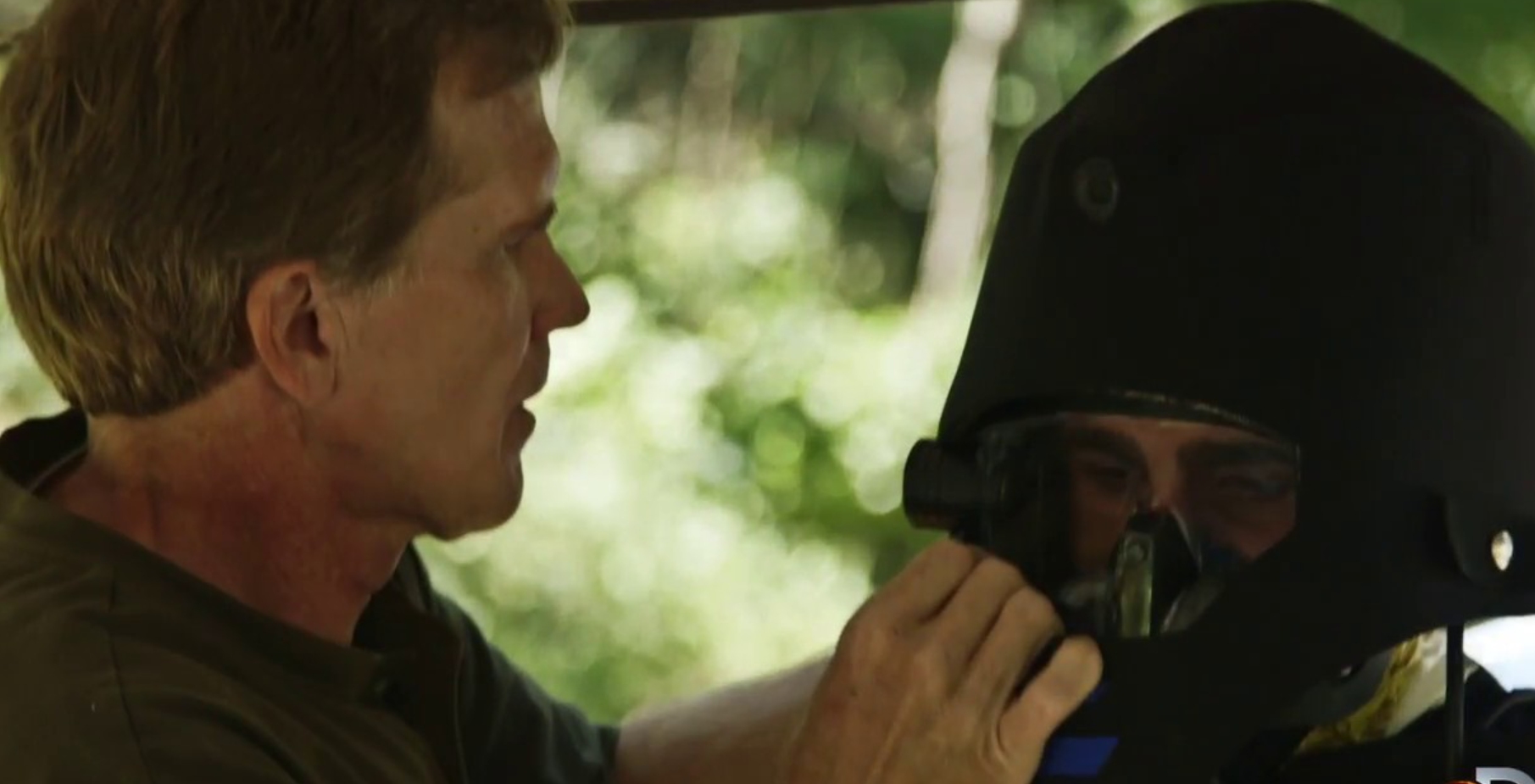 被蛇吞了肚子的科学实验,被蟒蛇吞下的24小时实验