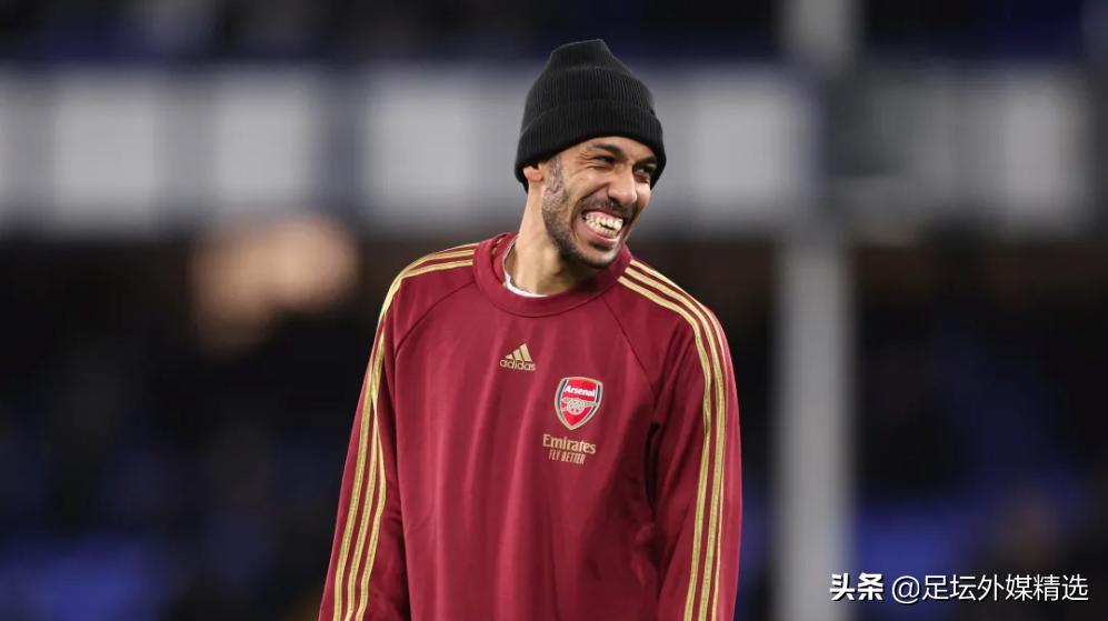 国际足坛转会市场最新动态：特里皮尔、奥巴梅杨、马夏尔、德斯特