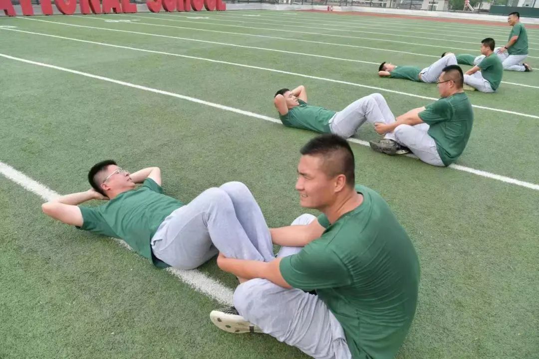 对刘畊宏的描写,刘畊宏很拽的角色