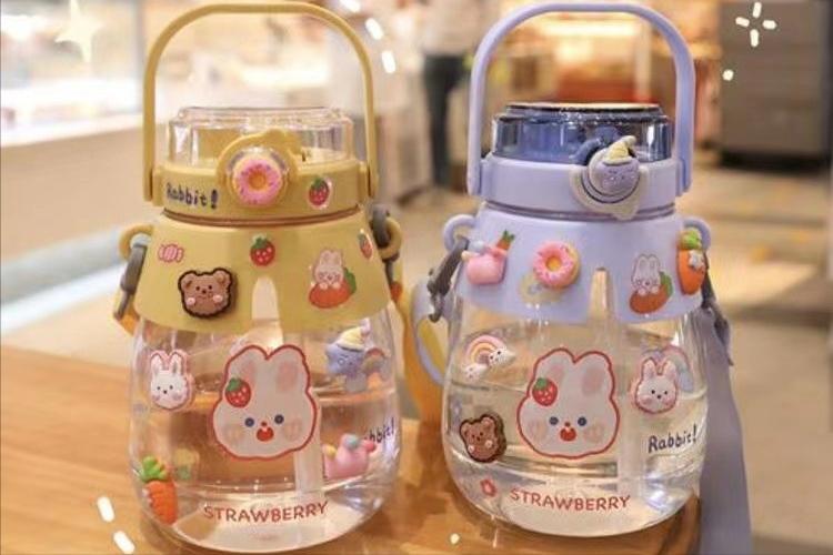 家有水杯请注意！“夺命杯”曾遭央视多次曝光，热水进“毒水”出