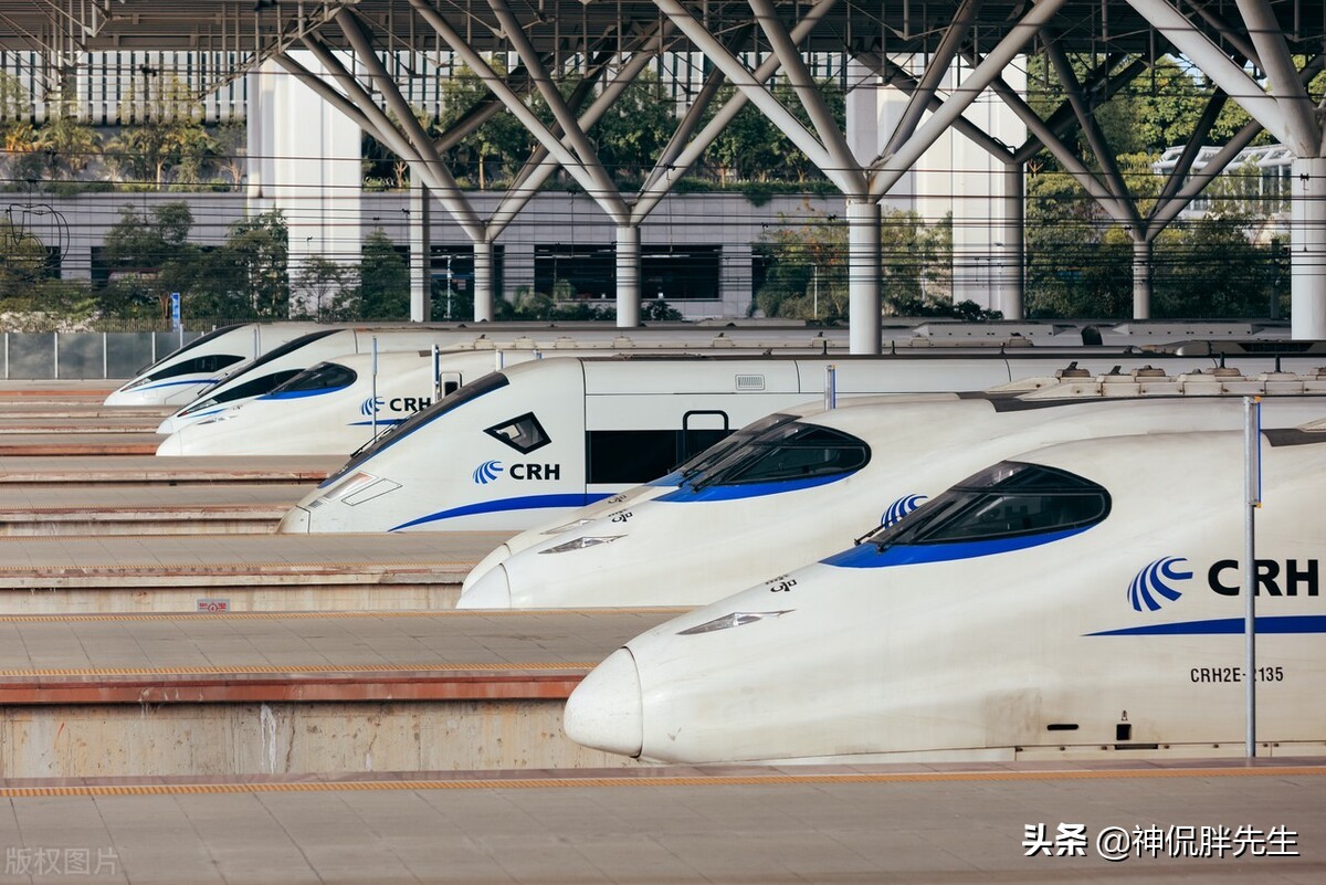 内卷式竞争差点扼杀中国高铁？南北车激烈内斗，曾让韩国乐开了花