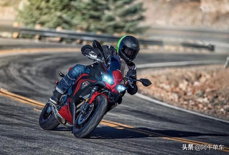 川崎摩托车推荐ninja650,川崎ninja6502021款日常骑行