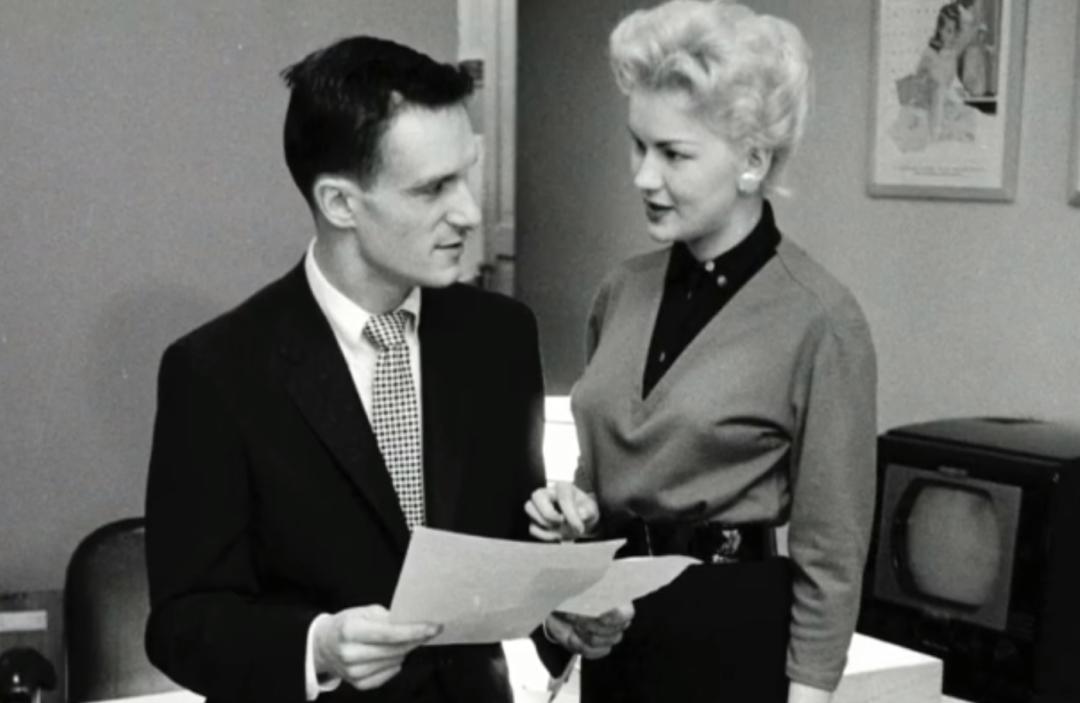 “高级小黄书”创始人：扬言与上千名女人上过床，86岁娶26岁嫩模