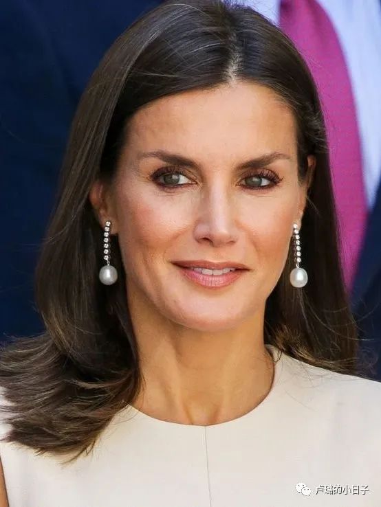 一对耳环价值36万,一对耳环一百万