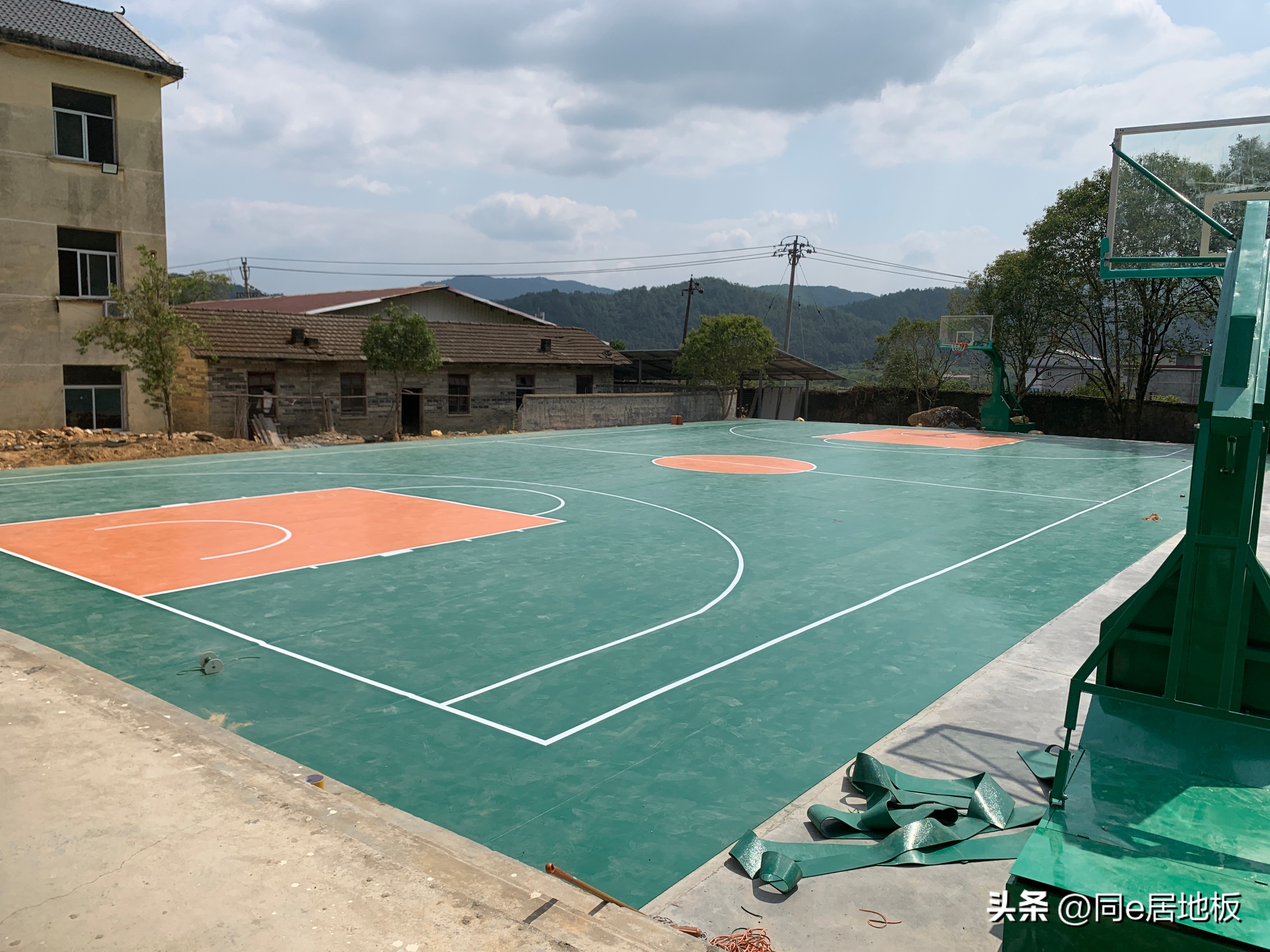 三明塑胶篮球场建设,福建室内篮球场木地板安装