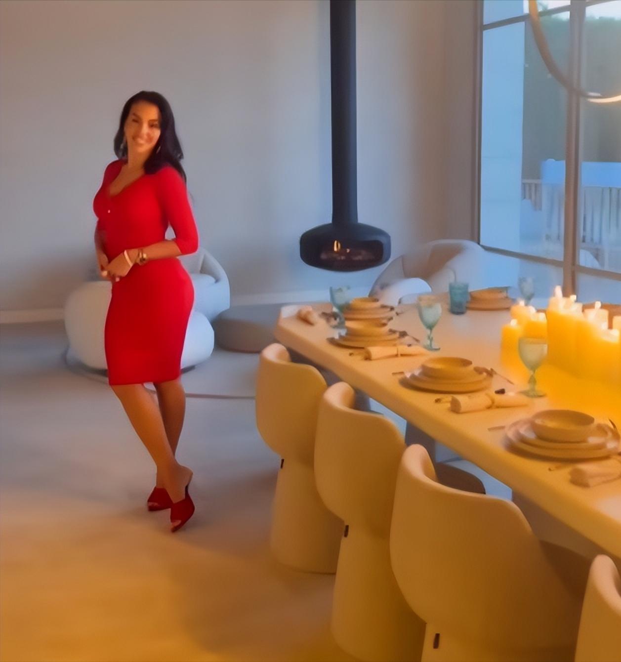 c罗女友买劳斯莱斯,c罗老婆送劳斯莱斯