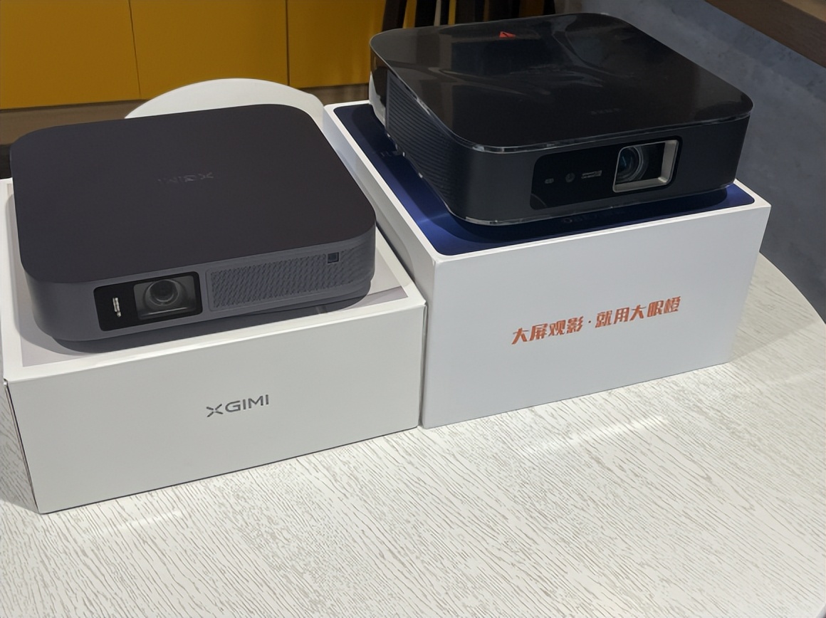 大眼橙x7dpro投影仪家用真实测评,大眼橙投影仪x7pro和x7d