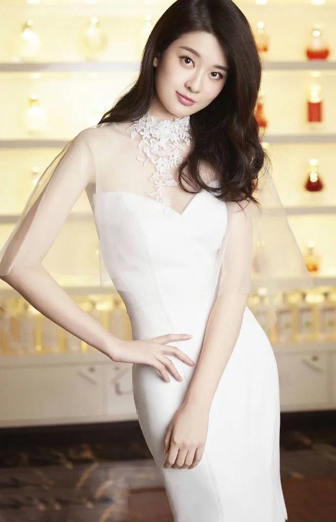 乔欣细腰美图,创想季乔欣长腿合集