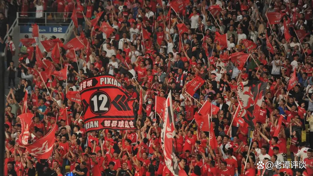 蓉城三度“摘花”，变味申花输球又输人；严惩马镇，净化赛场风气