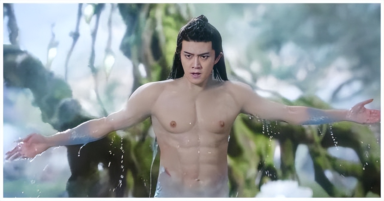 盘点有哪些明星在舞台上露过腹肌,假腹肌假翘臀