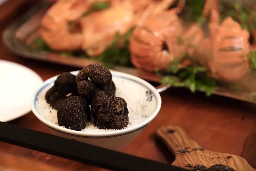 吃这两顿饭，需要二十万里挑一的好运气