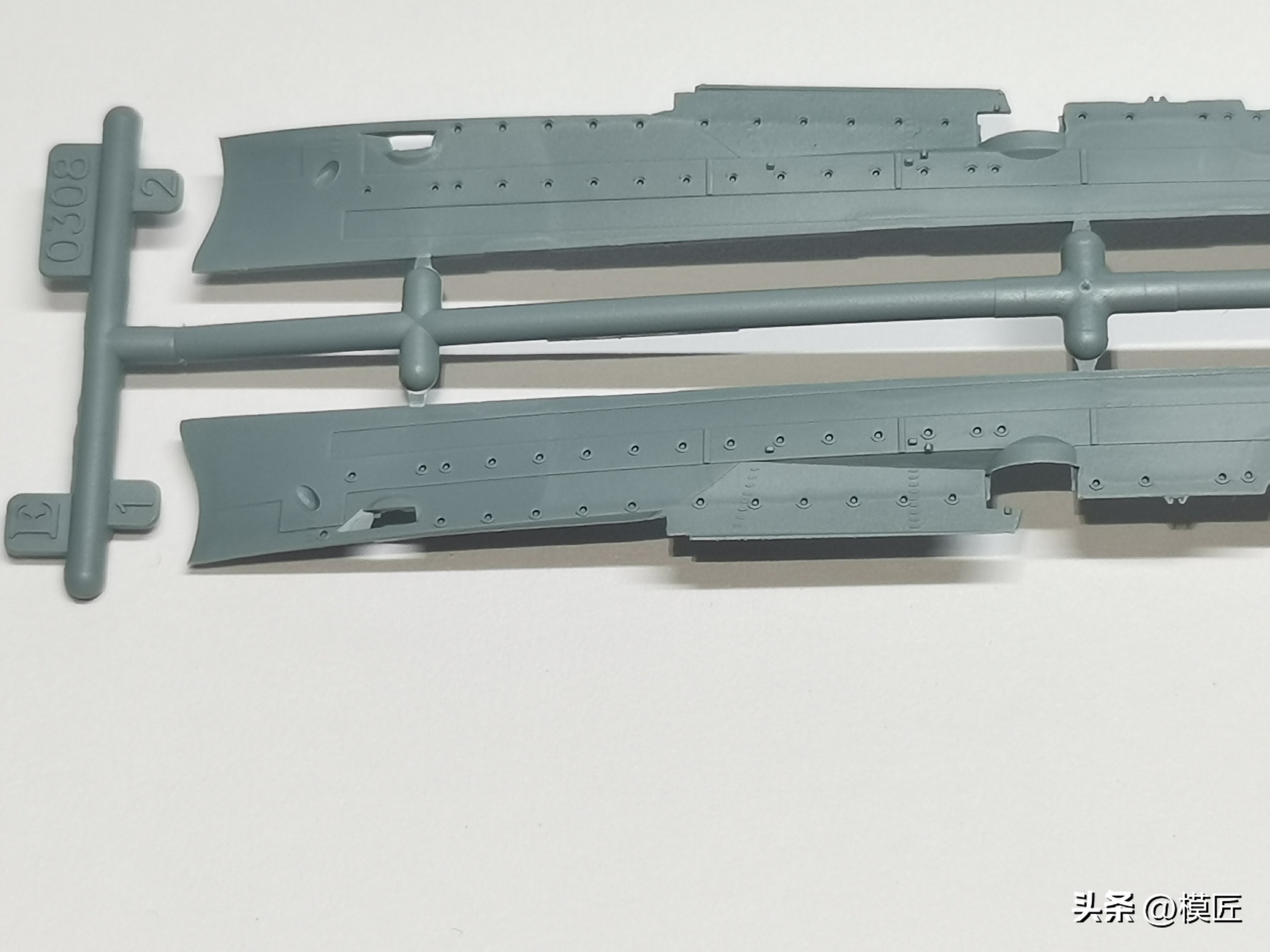 鹰翔1/700德国海军埃姆登号巡洋舰开盒测评