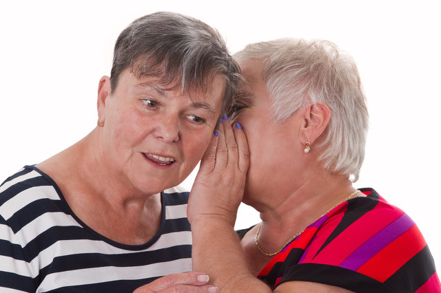 夫妻地摊卖臭豆腐日营业额9000元,摆摊卖臭豆腐一年能赚多少钱