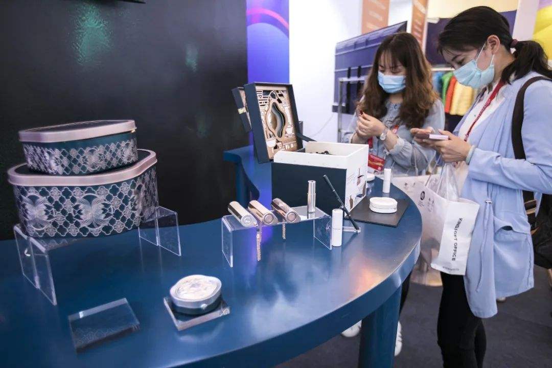 三年做到15亿！从籍籍无名到极速破亿，花西子如何走出破圈之路？