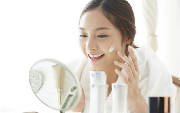 老年皮肤瘙痒吃什么水果能缓解,老年皮肤干燥瘙痒可以擦凡士林吗