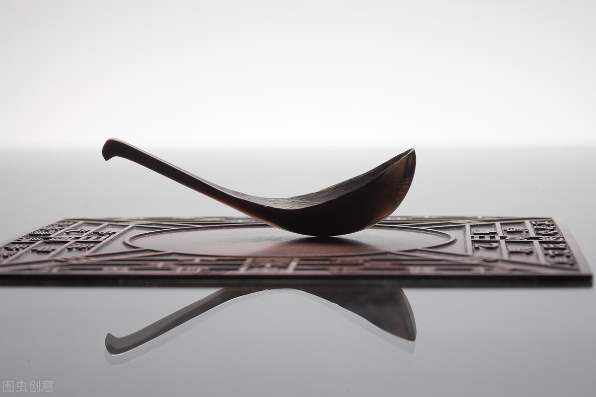 指南针的一端指向北方另一端南方,为什么指南针指向南方