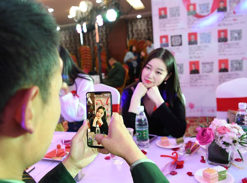 月薪3万28岁大学生择偶8个要求,年薪百万女生高学历择偶标准