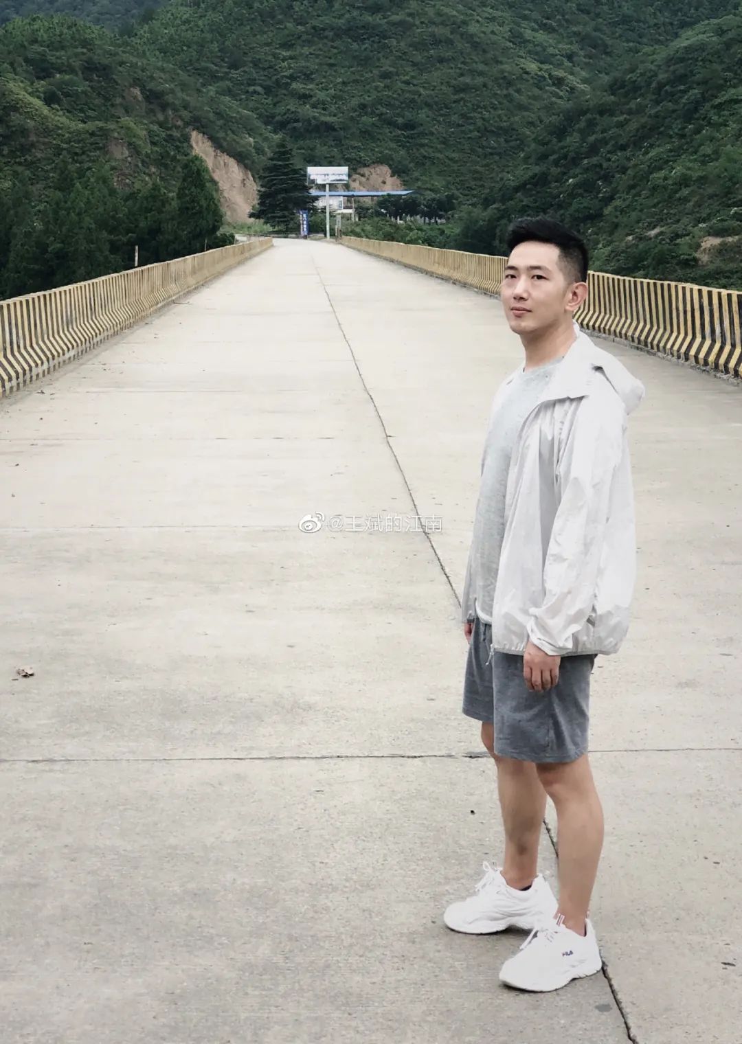 小伙笔下“不正经”的国画,惹万人爆笑!看完原谅我“想歪了”