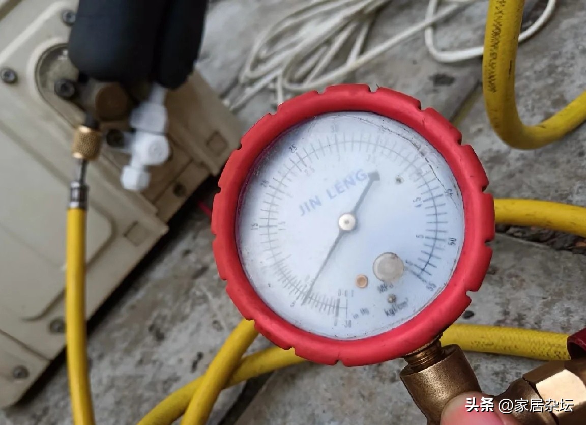 新空调漏氟了重新加氟收费吗,空调氟漏完了可以直接加氟吗