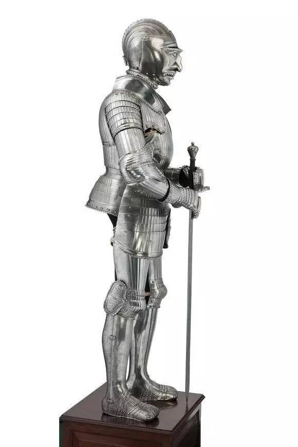 中世纪铠甲为什么那么精密,中世纪的铠甲防护力究竟怎么样