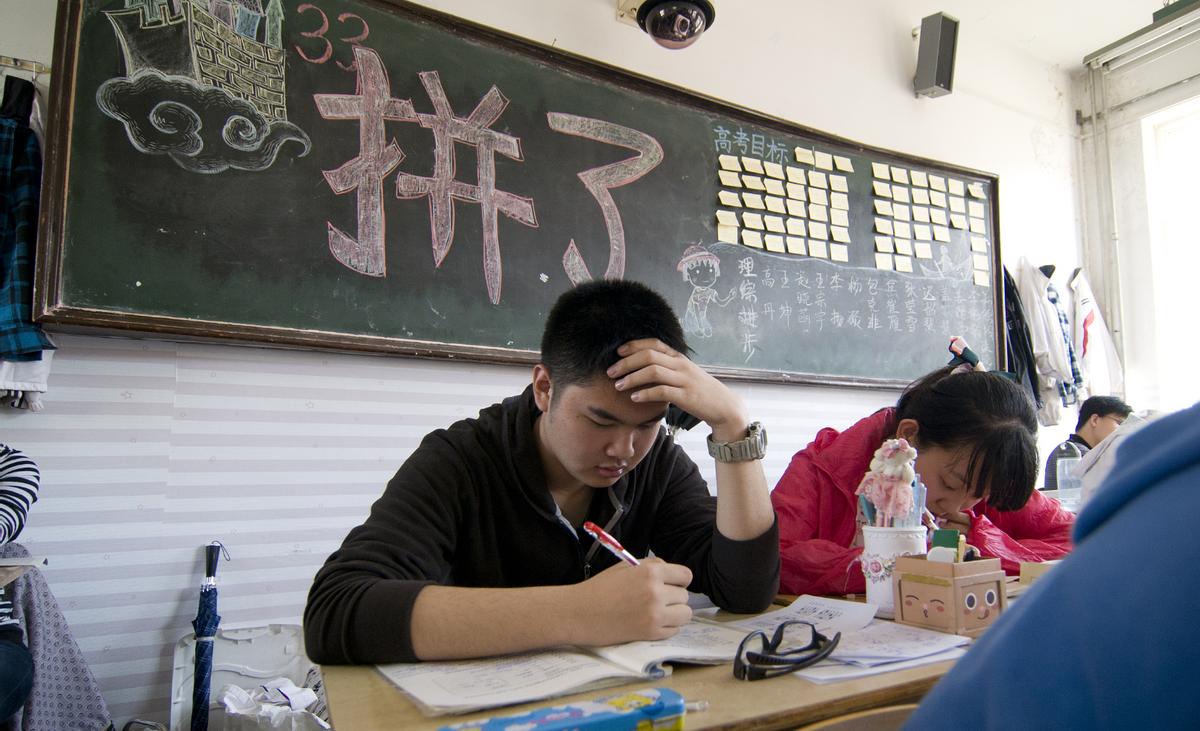 北京中小学生高尔夫球比赛惹争议,网友:“土包子”,真别酸!