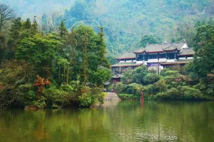 成都周边青城山游玩攻略,成都旅游必去的景点青城山