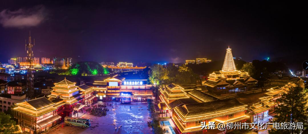 盛夏的风吹过茶园，穿过侗寨，在风情三江留恋不走~