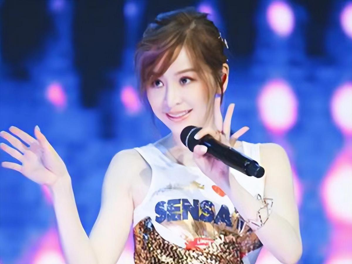 王心凌22年爆火后开了多少演唱会,王心凌是什么时候再次火起来的