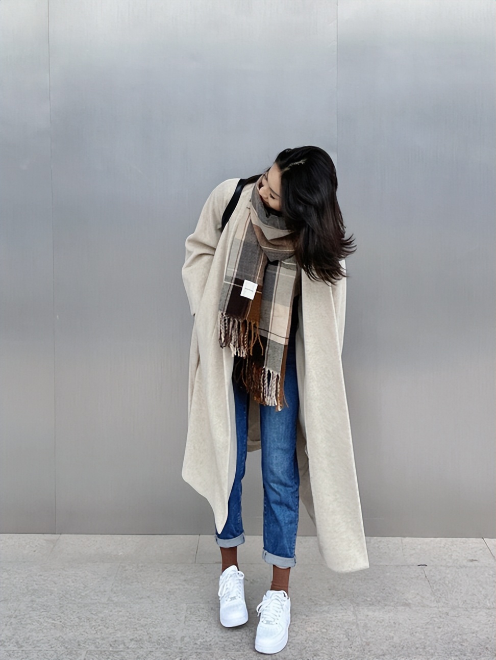 适合冬天穿羊毛混纺大衣,适合在冬季穿的浅色大衣